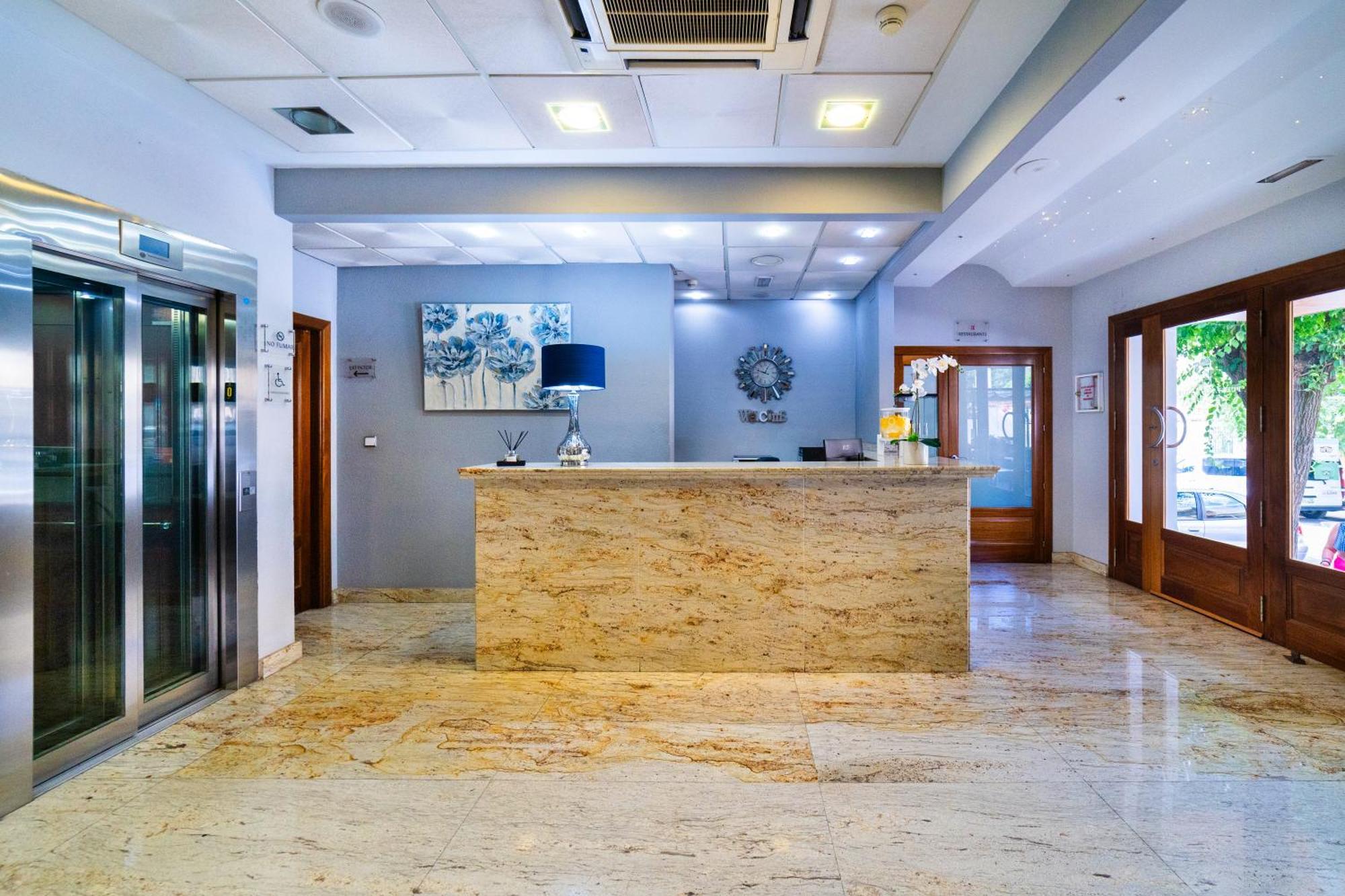 Hotel Puerta De Cazorla Kültér fotó