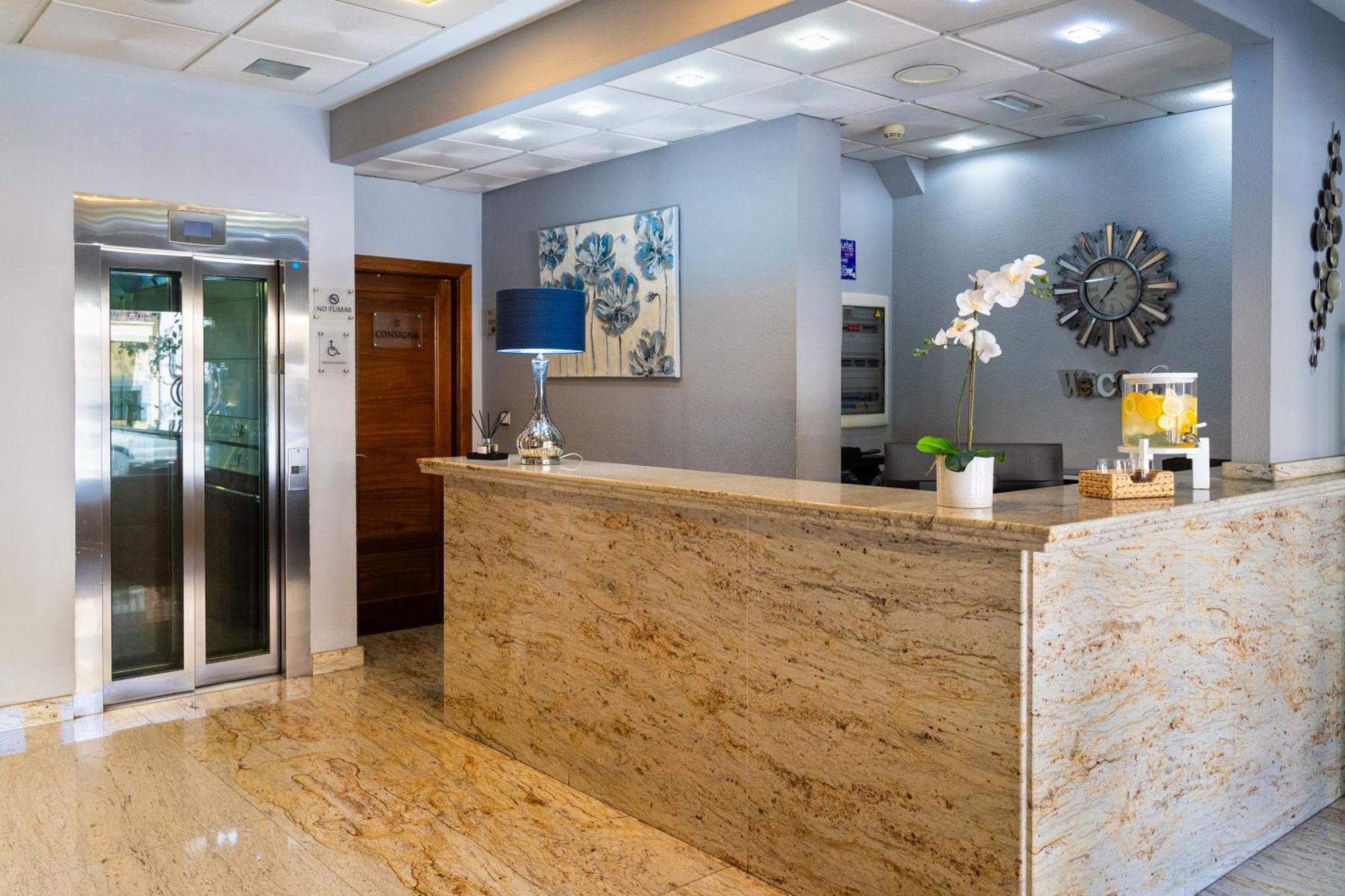 Hotel Puerta De Cazorla Kültér fotó