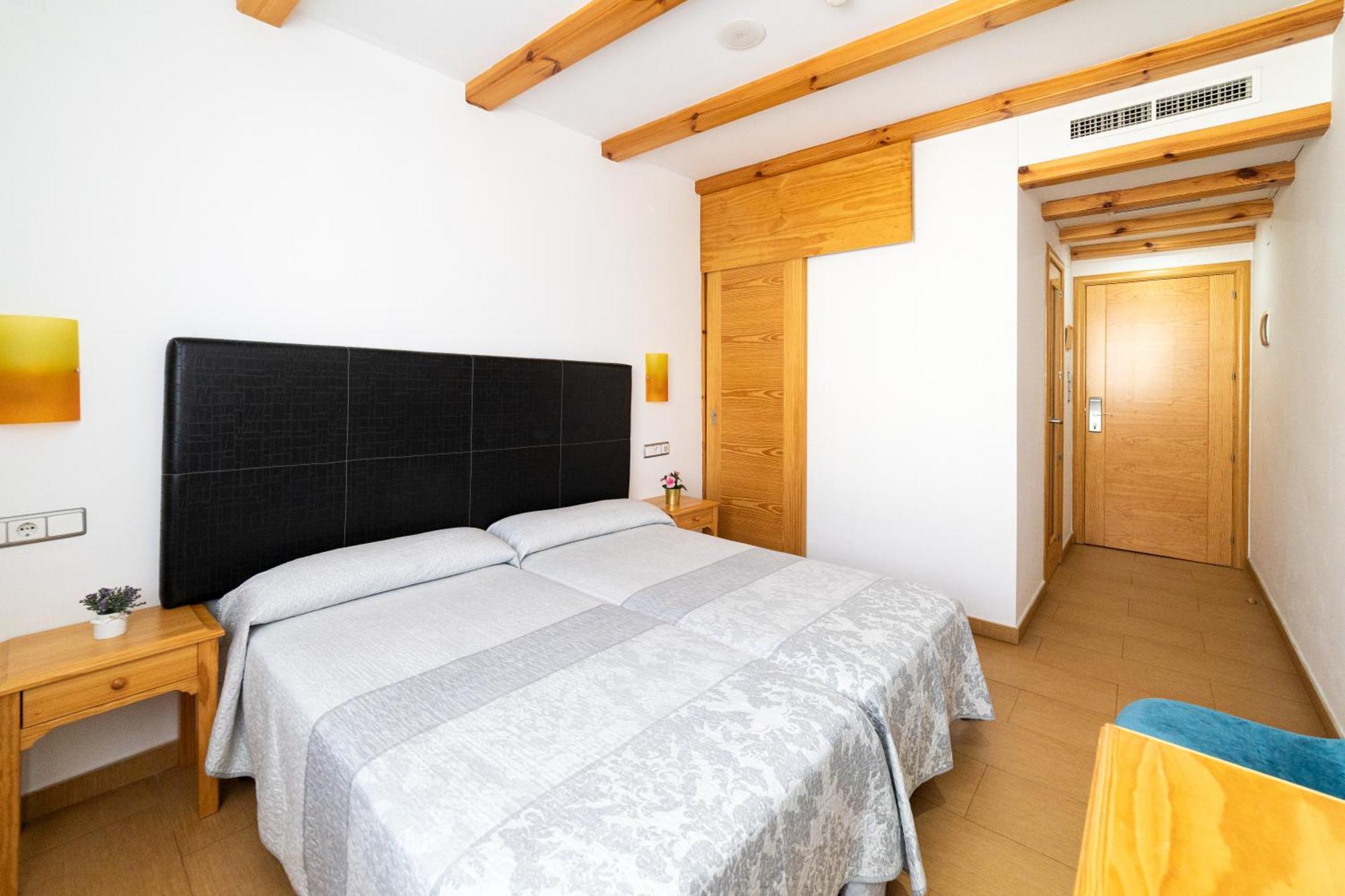 Hotel Puerta De Cazorla Kültér fotó